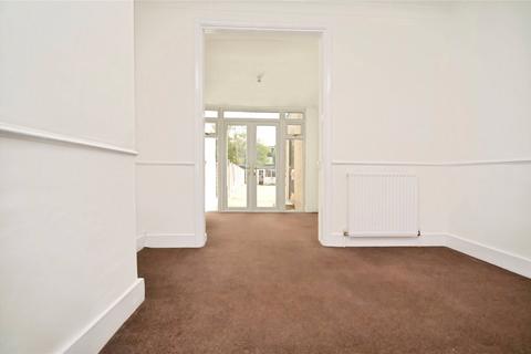 3 bedroom end of terrace house to rent, Grenfell Avenue, Hornchurch, Essex, RM12