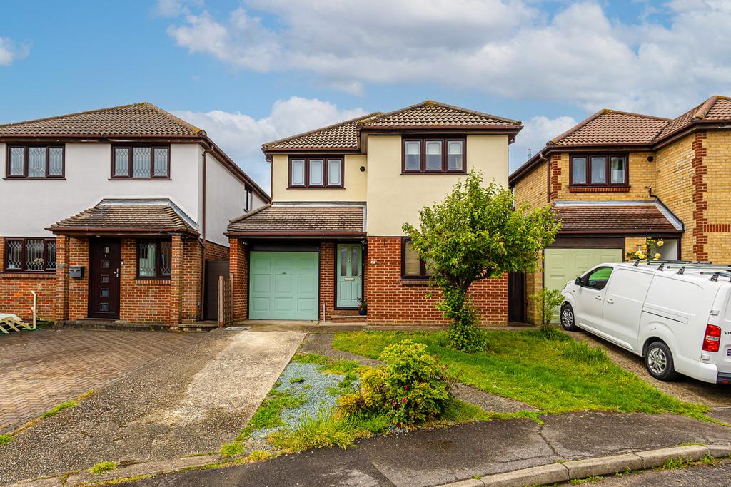 Moat Rise, Rayleigh, SS6 4 bed detached house for sale - £550,000