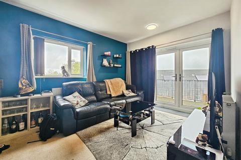 1 bedroom in a house share to rent, Shaw Close, Staines-upon-Thames, Surrey, TW19