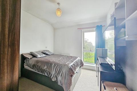 1 bedroom in a house share to rent, Shaw Close, Staines-upon-Thames, Surrey, TW19