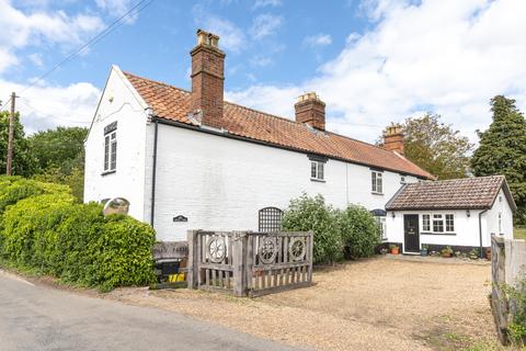 3 bedroom farm house for sale, Holly Farm House, 34 Loddon Road, Norton Subcourse, Norwich, Norfolk NR14 6RT
