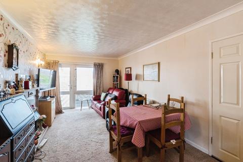 1 bedroom flat for sale, Poplar Court, LYTHAM ST. ANNES, Lancashire, FY8