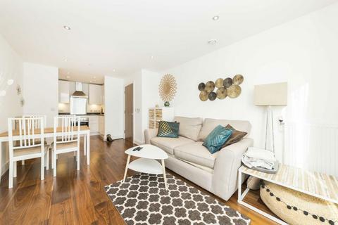 1 bedroom flat to rent, Lincoln Plaza, London E14