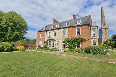 2 bedroom apartment for sale, Rectory Court, Bottesford