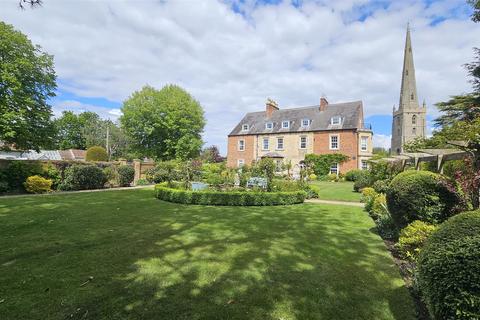 2 bedroom apartment for sale, Rectory Court, Bottesford