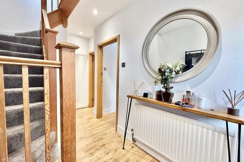 3 bedroom semi-detached house for sale, St Aubyns Road, Ipswich IP4