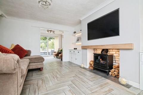 3 bedroom detached house for sale, Dixon Close, TIPTON, DY4 7NL
