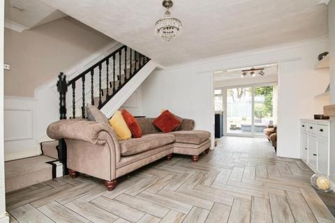 3 bedroom detached house for sale, Dixon Close, TIPTON, DY4 7NL