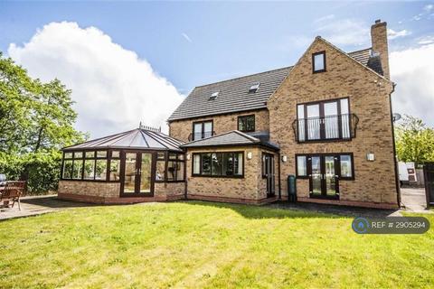 5 bedroom detached house to rent, Manor Farm Close, Broughton, Kettering, NN14