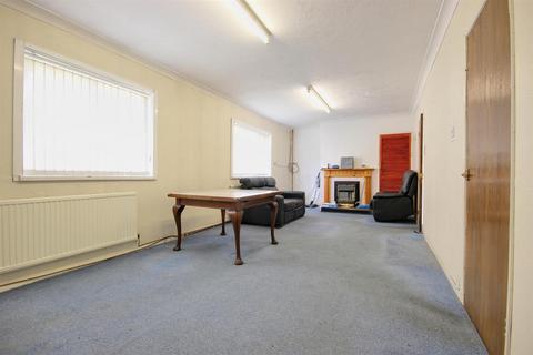 undefined, Trinity Close, Leven