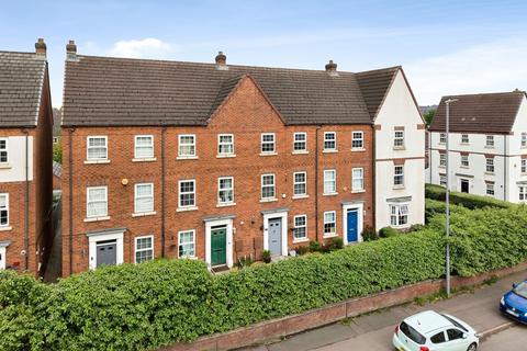 3 bedroom townhouse for sale, Bloomfield Road, Tipton