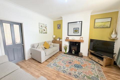 3 bedroom terraced house for sale, Huddersfield Road, Delph, Oldham, OL3 5EG