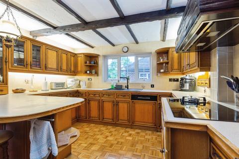 4 bedroom semi-detached house for sale, Lower Road, Stoke Mandeville, Aylesbury