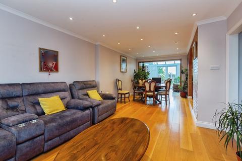 4 bedroom semi-detached house for sale, Lower Road, Stoke Mandeville, Aylesbury