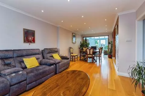 4 bedroom semi-detached house for sale – pohled 5