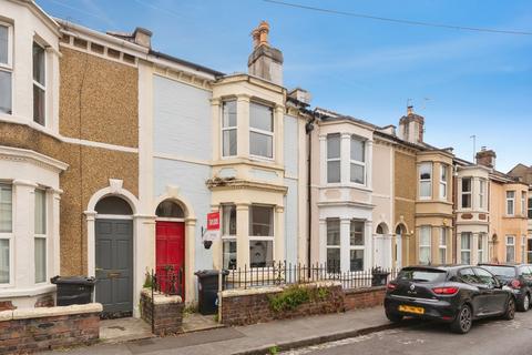 2 bedroom terraced house for sale, Lawrence Avenue, Bristol, BS5