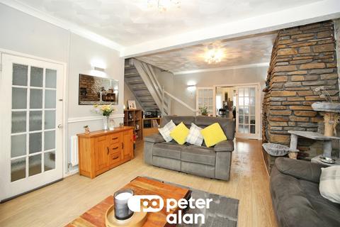 3 bedroom terraced house for sale, Commercial Street, Gelligaer, Hengoed