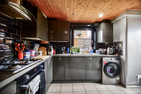 4 bedroom semi-detached house for sale, Main Street, Coalsnaughton, Tillicoultry