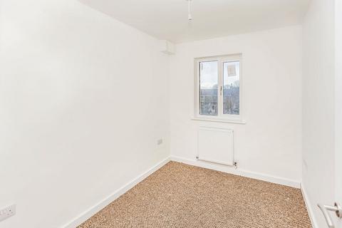3 bedroom flat to rent, Chapel Walk Mews North Parade, Cornwall TR14