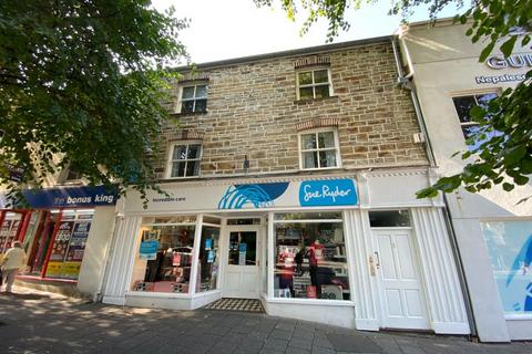 2 bedroom flat to rent, The Moor, Falmouth, TR11