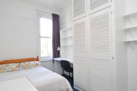 4 bedroom house share to rent, 14 Napier Terrace - Maisonette