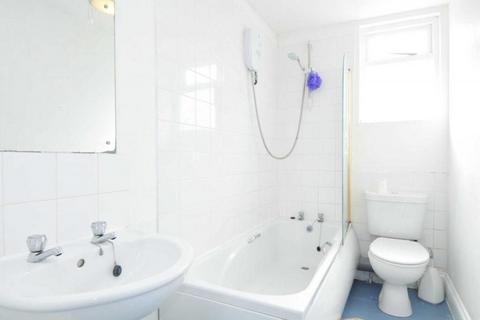 4 bedroom house share to rent, 14 Napier Terrace - Maisonette