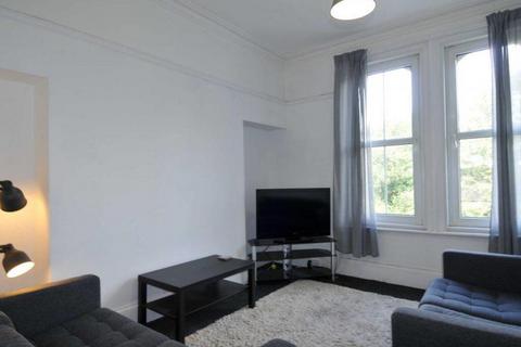 4 bedroom house share to rent, 14 Napier Terrace - Maisonette