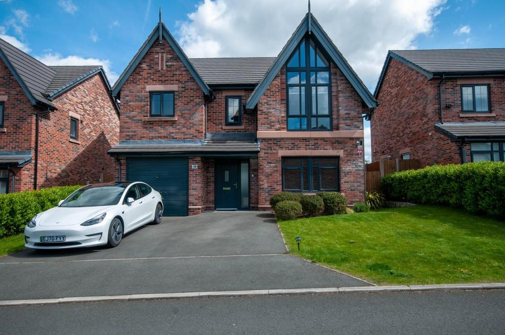 4 bedroom detached house for sale