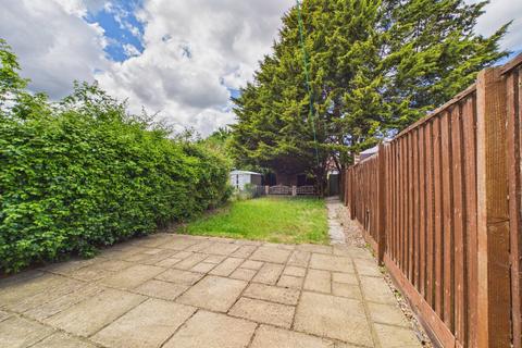 3 bedroom terraced house to rent, Bramshaw Road, Tilehurst, Reading, Berkshire, RG30