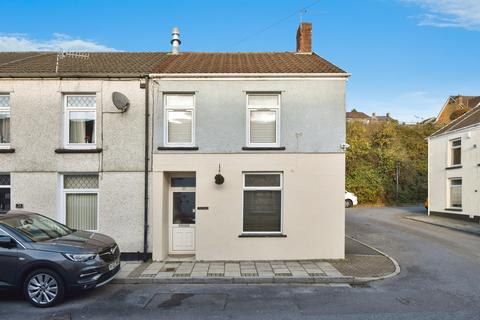 3 bedroom end of terrace house for sale, Windsor Place, Treharris