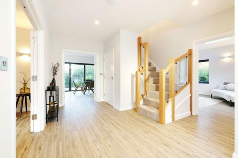 4 bedroom detached house for sale, Leatherhead Road, Great Bookham, Surrey, KT23