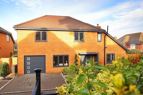 4 bedroom detached house for sale, Leatherhead Road, Great Bookham, Surrey, KT23