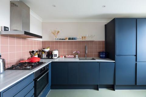 3 bedroom flat for sale, Pembroke Road, London E17