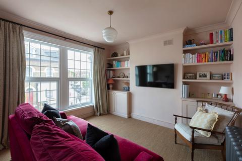 3 bedroom flat for sale, Pembroke Road, London E17