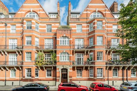 Hammersmith Road, London W14