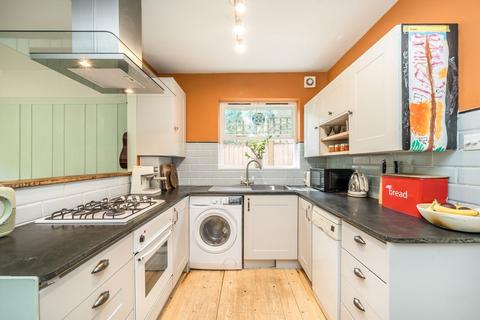 2 bedroom flat for sale, Calais Street, London SE5