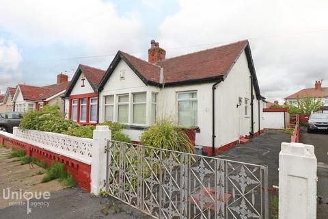 Bungalow - Lockerbie Avenue, Thornton-Cleveleys, FY5