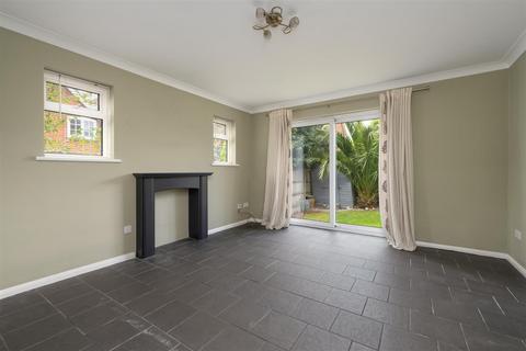 4 bedroom detached house to rent, Tower Road, Whitstable