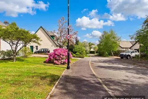 2 bedroom semi-detached bungalow for sale