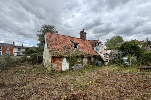 Cottage for sale, Bridge Cottages, 1 The Causeway, Peasenhall, Suffolk IP17 2HU