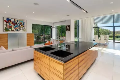 5 bedroom detached house for sale – pohled 4