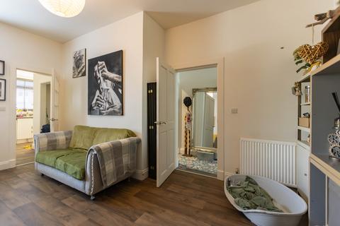 2 bedroom flat for sale, Gladstone Street, Leven KY8