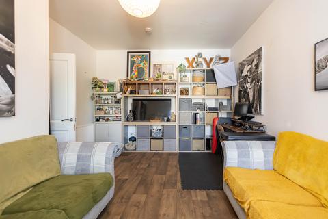 2 bedroom flat for sale, Gladstone Street, Leven KY8
