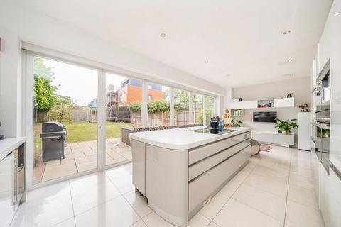 6 bedroom semi-detached house to rent, Coppetts Road, London N10