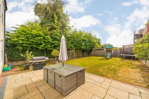 6 bedroom semi-detached house to rent, Coppetts Road, London N10