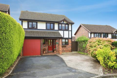 4 bedroom detached house for sale, Ewloe Close, Kidderminster