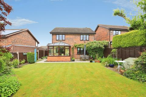 4 bedroom detached house for sale, Ewloe Close, Kidderminster