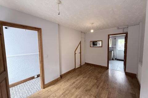 2 bedroom terraced house to rent, Sand Street, Pwllheli