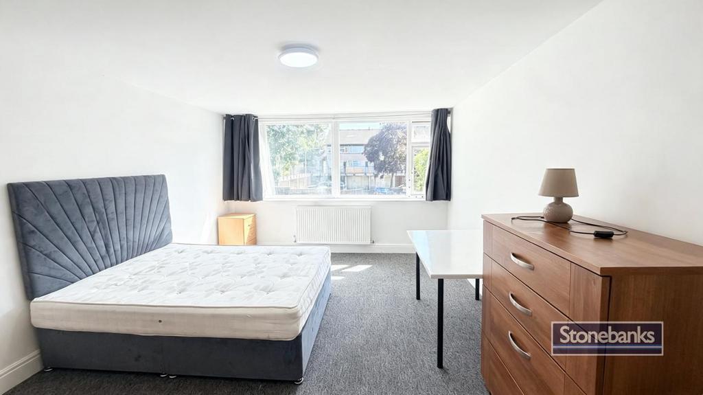 House in Uxbridge - View 3