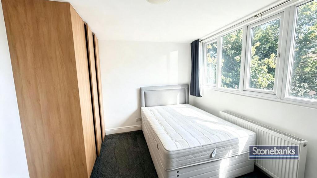 House in Uxbridge - View 5